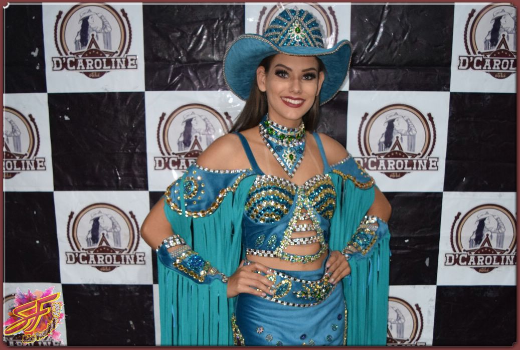 DESFILE DA RAINHA DA EXPOVALE 2019